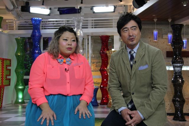 エンタメ情報番組「渋谷LIVE！ザ・プライムショー」渡辺直美初回放送直後の囲み取材写真ギャラリー（5枚目）