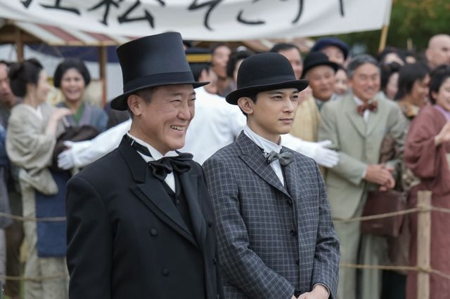 トキ（高石あかり）はひょんなことからヘブン（トミー・バストウ）と…「ばけばけ」第5週「ワタシ、ヘブン。マツエ、モ、ヘブン。」第22回（3枚目）