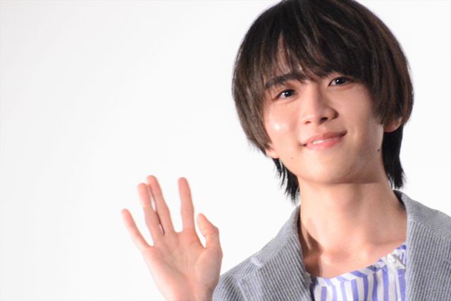 高橋恭平＆板垣李光人、手でハートマーク！映画『なのに、千輝くんが甘すぎる。』公開前夜祭舞台あいさつ（8枚目）