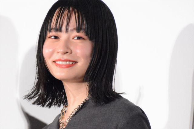 高橋恭平＆板垣李光人、手でハートマーク！映画『なのに、千輝くんが甘すぎる。』公開前夜祭舞台あいさつ（9枚目）