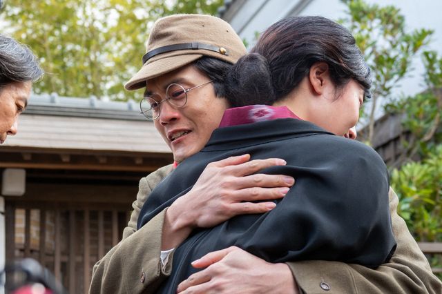 涙の別れ…「虎に翼」第38回の場面写真：フォトギャラリー