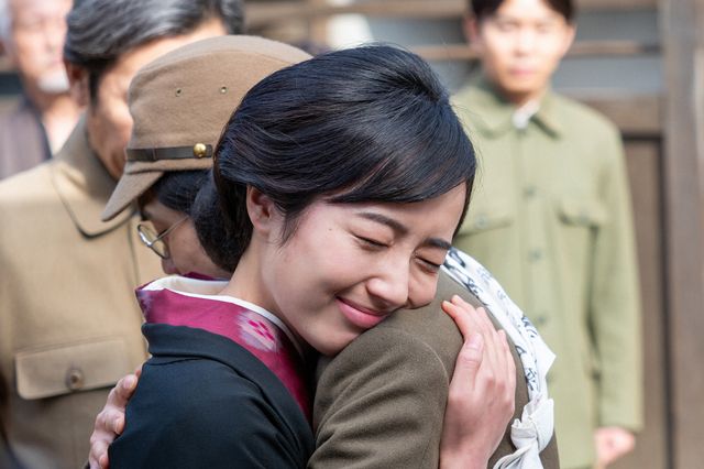 涙の別れ…「虎に翼」第38回の場面写真（2枚目）