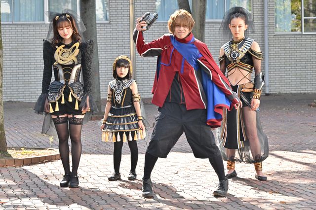 「仮面ライダーガッチャード」新たな武器を手にした宝太郎！第13話場面カット（3枚目）