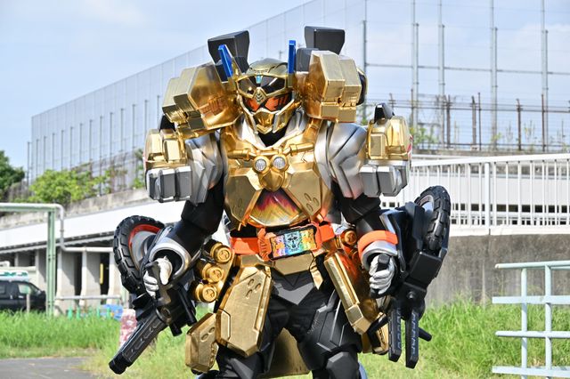 「仮面ライダーガッチャード」新たな武器を手にした宝太郎！第13話場面カット（5枚目）