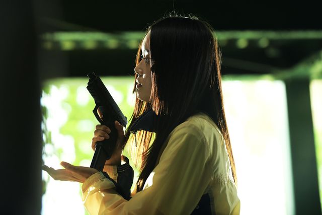 最強の殺し屋は 池松壮亮！高石あかり＆伊澤彩織『ベイビーわるきゅーれ ナイスデイズ』場面写真：フォトギャラリー