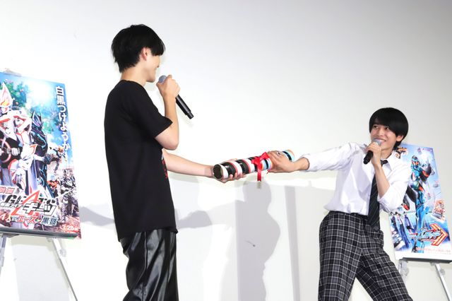 仮面ライダーギーツ」簡秀吉、「仮面ライダーガッチャード」本島
