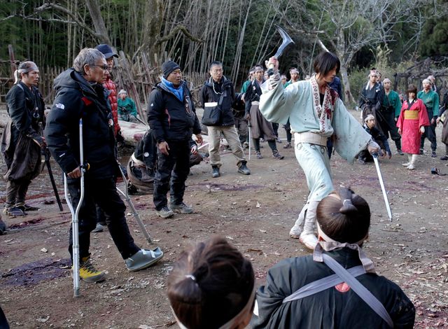万次（木村拓哉）と壮絶な戦いに身を投じるヒロイン・凜！『無限の住人』撮影現場＆シーン写真ギャラリー（11枚目）