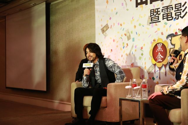 台湾名物を食べる山田孝之『闇金ウシジマくん Part3』台湾公開記念記者会見フォトギャラリー（2枚目）