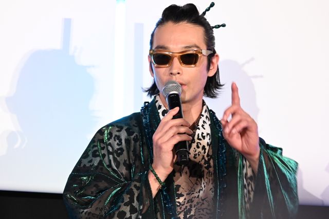 上白石萌歌、透け感さわやか！シースルー衣装で登壇『パリピ孔明 THE MOVIE』初日舞台あいさつ（13枚目）