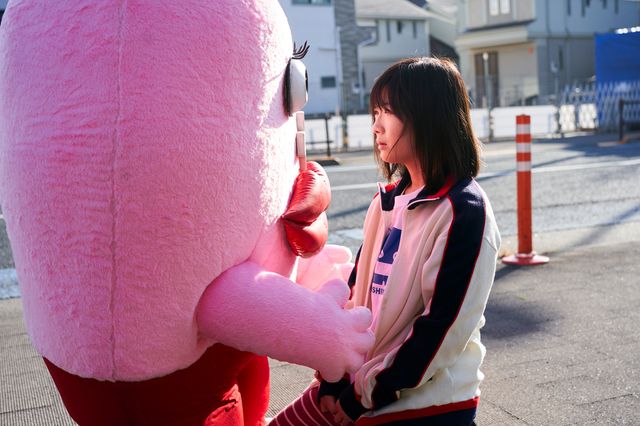 いろんなとこに生理ちゃん！二階堂ふみ『生理ちゃん』場面写真（6枚目）