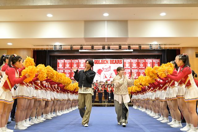 『ゴールデンカムイ』山崎賢人＆山田杏奈登場に「GOLDEN BEARS」熱狂！（20枚目）