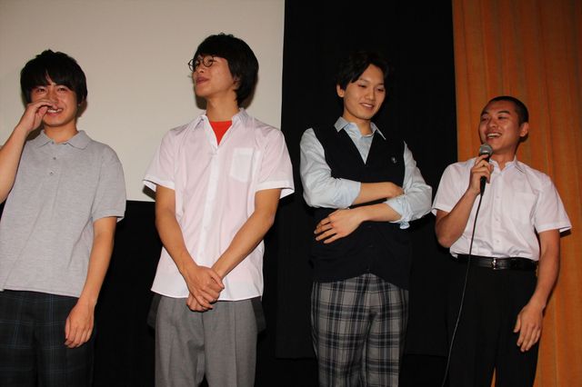 中腰キツくても頑張った！高月彩良らが制服で登場『人狼ゲーム　クレイジーフォックス』初日舞台あいさつフォトギャラリー（11枚目）