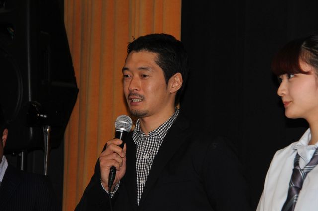 中腰キツくても頑張った！高月彩良らが制服で登場『人狼ゲーム　クレイジーフォックス』初日舞台あいさつフォトギャラリー（14枚目）