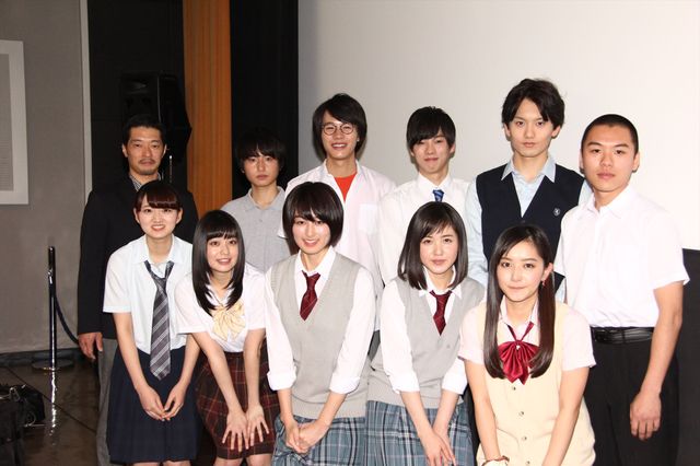 中腰キツくても頑張った！高月彩良らが制服で登場『人狼ゲーム　クレイジーフォックス』初日舞台あいさつフォトギャラリー（16枚目）