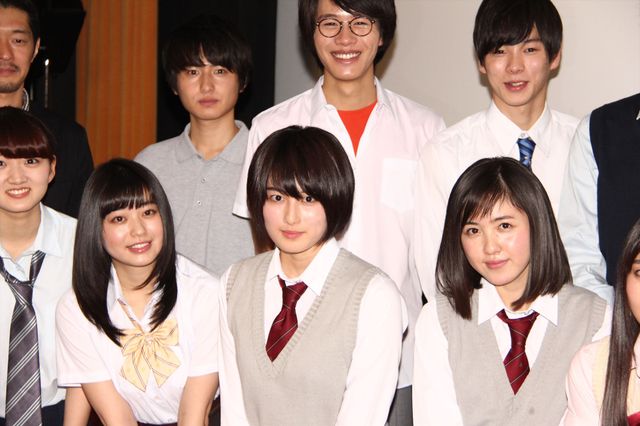 中腰キツくても頑張った！高月彩良らが制服で登場『人狼ゲーム　クレイジーフォックス』初日舞台あいさつフォトギャラリー（18枚目）