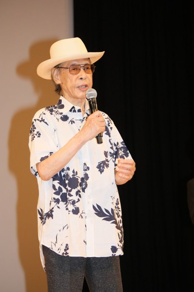 映画『それいけ!アンパンマン よみがえれ バナナ島』の完成披露試写会に原作者のやなせたかしがキャラクターの着ぐるみたちと舞台あいさつを行う画像ギャラリー：フォトギャラリー