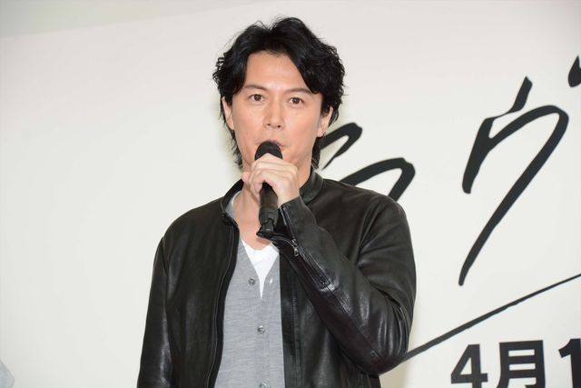 福山雅治、月9の新星ヒロインとギターセッション！フォトギャラリー（5枚目）