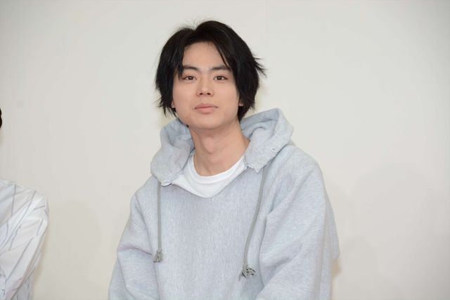 福山雅治、月9の新星ヒロインとギターセッション！フォトギャラリー（7枚目）