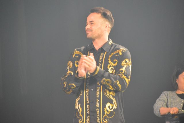 ニコケイ＆マッツ＆ヒュー、指ハート3連打！「大阪コミコン2025」豪華共演のグランドフィナーレ（6枚目）