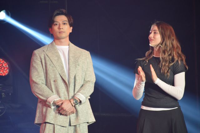 ニコケイ＆マッツ＆ヒュー、指ハート3連打！「大阪コミコン2025」豪華共演のグランドフィナーレ（10枚目）