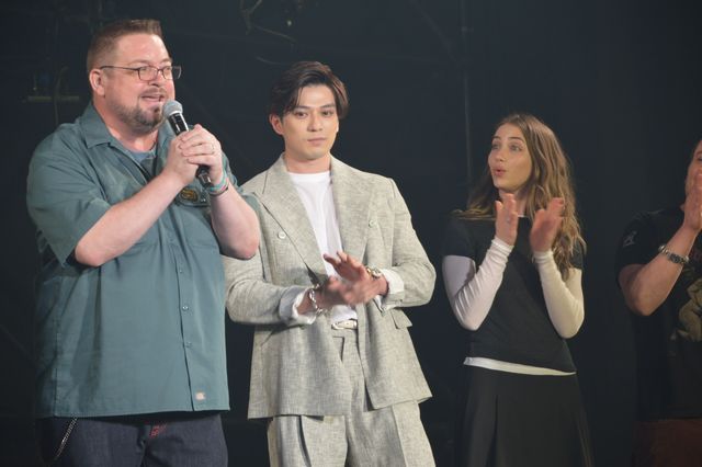 ニコケイ＆マッツ＆ヒュー、指ハート3連打！「大阪コミコン2025」豪華共演のグランドフィナーレ（19枚目）