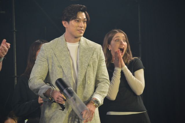 ニコケイ＆マッツ＆ヒュー、指ハート3連打！「大阪コミコン2025」豪華共演のグランドフィナーレ（30枚目）