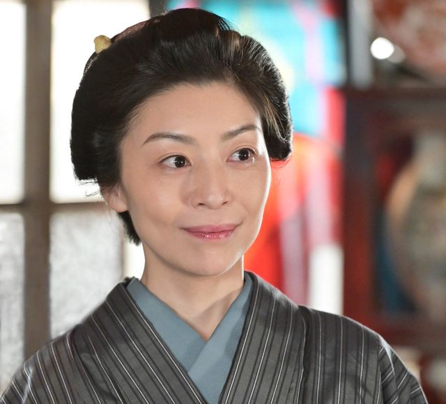 朝ドラ「風、薫る」瑞穂屋の店員・文(内田慈)