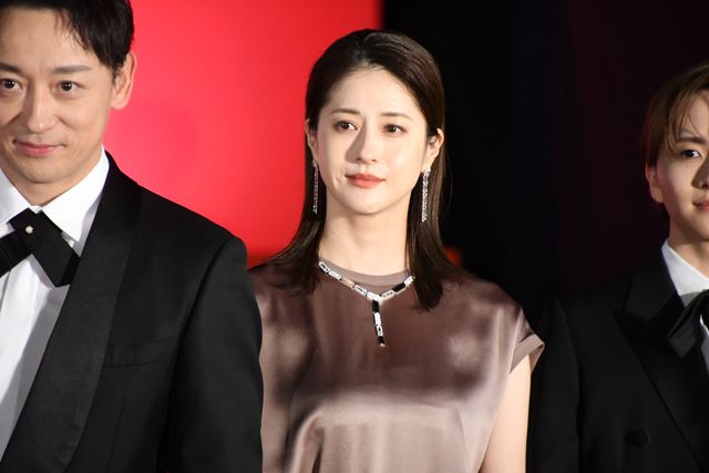 背中見せドレスで魅了！永野芽郁、芦田愛菜、仲里依紗、松本若菜、小沢真珠が美の競演『はたらく細胞』細胞大集合プレミア（13枚目）