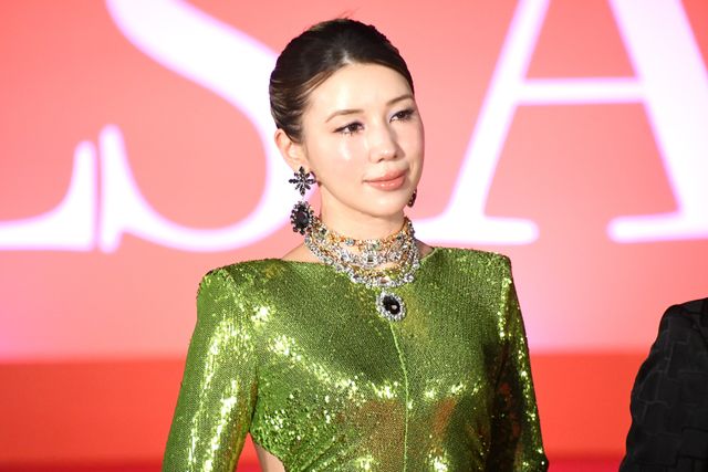 背中見せドレスで魅了！永野芽郁、芦田愛菜、仲里依紗、松本若菜、小沢真珠が美の競演『はたらく細胞』細胞大集合プレミア（17枚目）