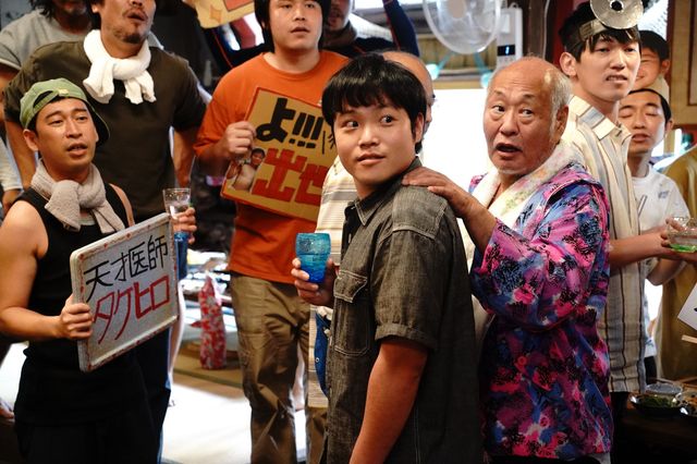 笑顔の富岡涼！『Dr.コトー診療所』より：フォトギャラリー