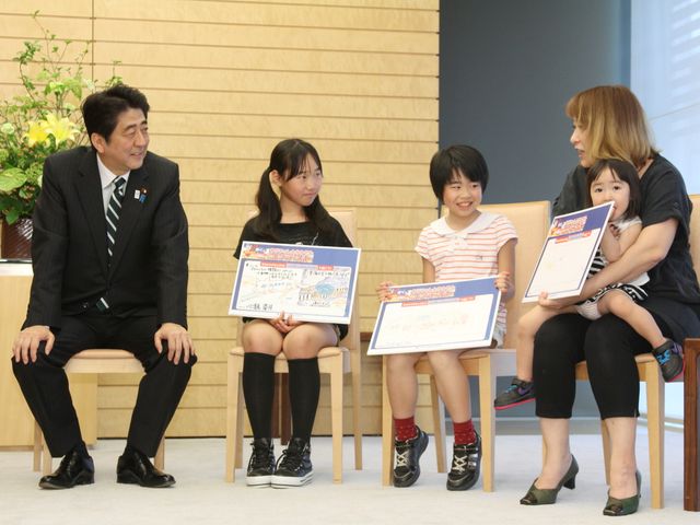 映画『れっしゃだいこうしん ザ☆ムービー しんかんせんとたのしいでんしゃたち』首相官邸訪問ギャラリー（5枚目）