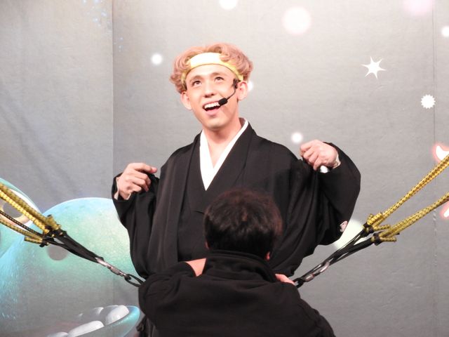 ぺこ＆りゅうちぇる、ド派手な晴れ着＆袴で登場！フォトギャラリー（17枚目）