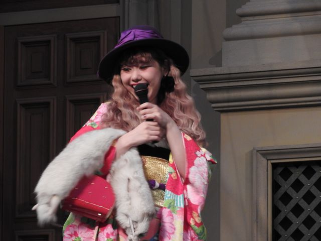 ぺこ＆りゅうちぇる、ド派手な晴れ着＆袴で登場！フォトギャラリー（20枚目）