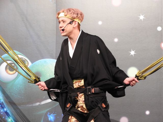 ぺこ＆りゅうちぇる、ド派手な晴れ着＆袴で登場！フォトギャラリー（22枚目）