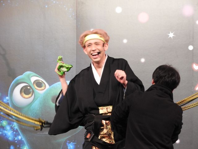 ぺこ＆りゅうちぇる、ド派手な晴れ着＆袴で登場！フォトギャラリー（27枚目）