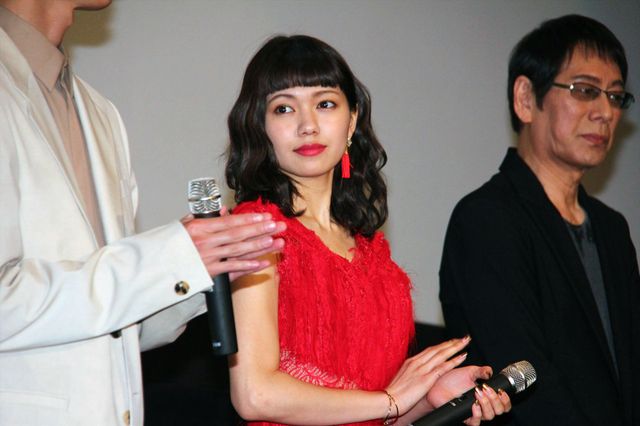 二階堂ふみ、美脚チラリ！大杉漣、真木よう子、高良健吾らも登壇『蜜のあわれ』舞台あいさつギャラリー（5枚目）