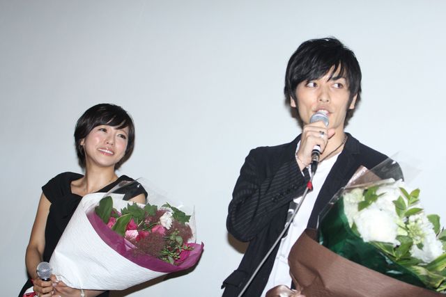 釈由美子の美脚がちらり！フォトギャラリー（8枚目）