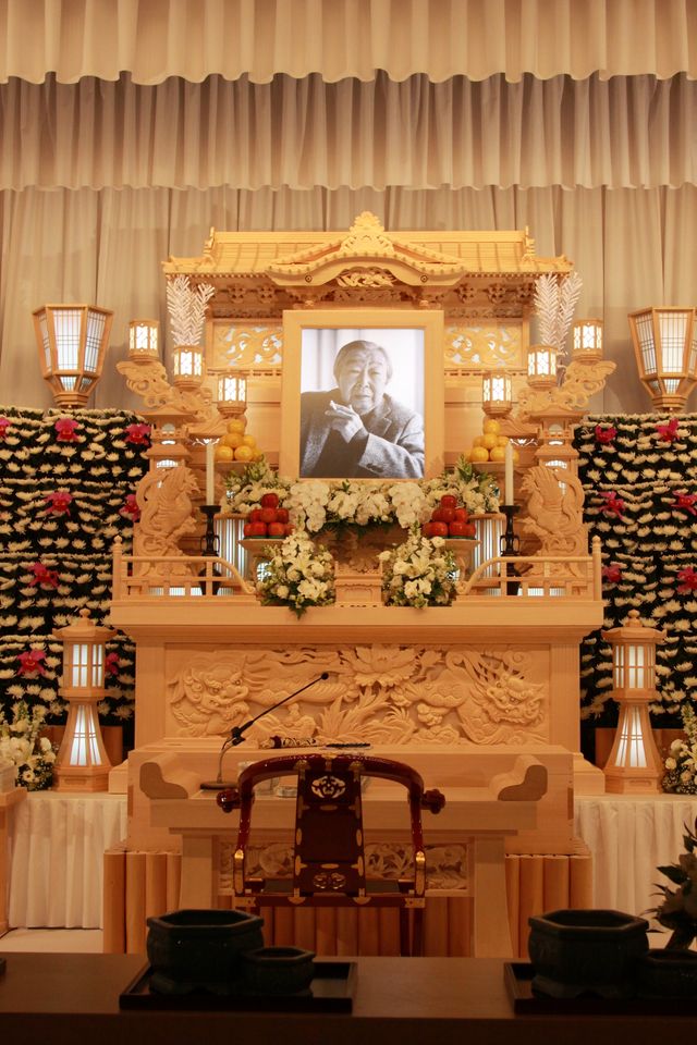 小沢昭一さん通夜（2枚目）