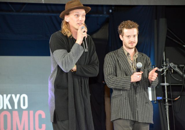 「ストレンジャー・シングス」ジョセフ＆ジェイミー仲良すぎ！「東京コミコン2022」いちゃいちゃ2ショット集（18枚目）