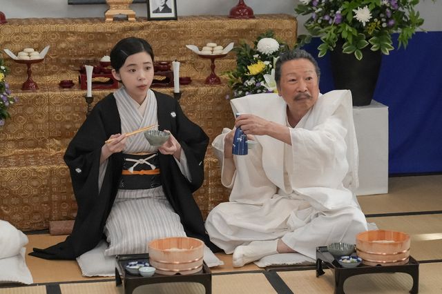 法事へ…「ブギウギ」第20回の場面写真（4枚目）