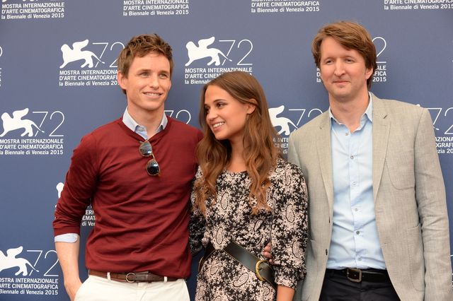 『レミゼ』エディ・レッドメイン、妻と手をつないでベネチアに登場！フォトギャラリー（3枚目）