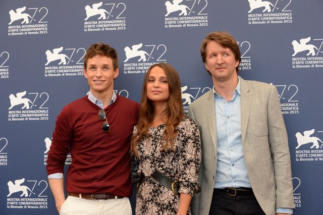 『レミゼ』エディ・レッドメイン、妻と手をつないでベネチアに登場！フォトギャラリー（13枚目）