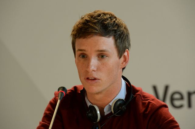 『レミゼ』エディ・レッドメイン、妻と手をつないでベネチアに登場！フォトギャラリー（34枚目）