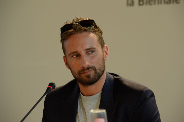 『レミゼ』エディ・レッドメイン、妻と手をつないでベネチアに登場！フォトギャラリー（39枚目）