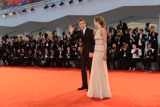 『レミゼ』エディ・レッドメイン、妻と手をつないでベネチアに登場！フォトギャラリー（53枚目）