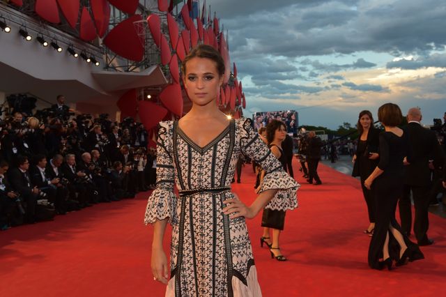 『レミゼ』エディ・レッドメイン、妻と手をつないでベネチアに登場！フォトギャラリー（61枚目）