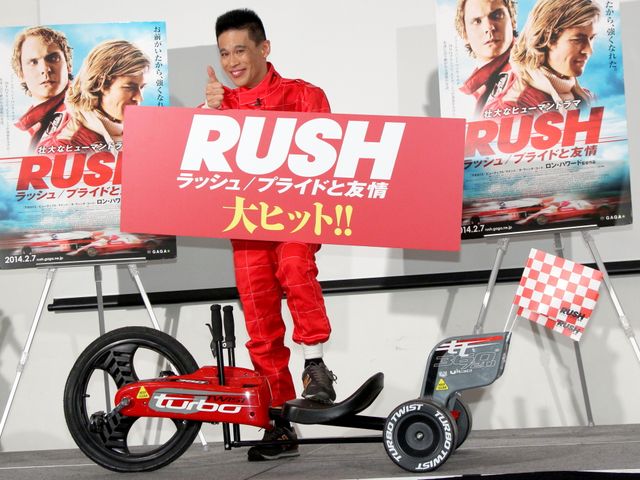 大暴走？柳沢慎吾が持ちネタ全力披露！フォトギャラリー：フォトギャラリー