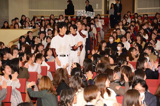 須賀健太、小関裕太、山本涼介らイケメンキャストが野球ユニフォームで登場！（2枚目）