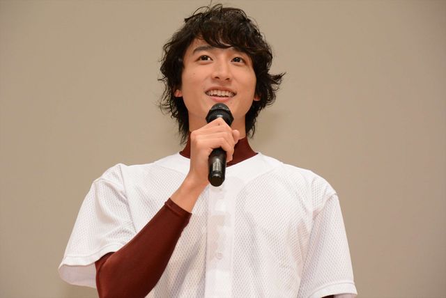 須賀健太、小関裕太、山本涼介らイケメンキャストが野球ユニフォームで登場！（7枚目）