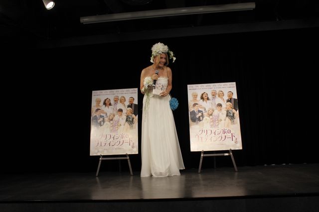 カイヤ、ウエディングドレス姿で大暴露！フォトギャラリー（8枚目）